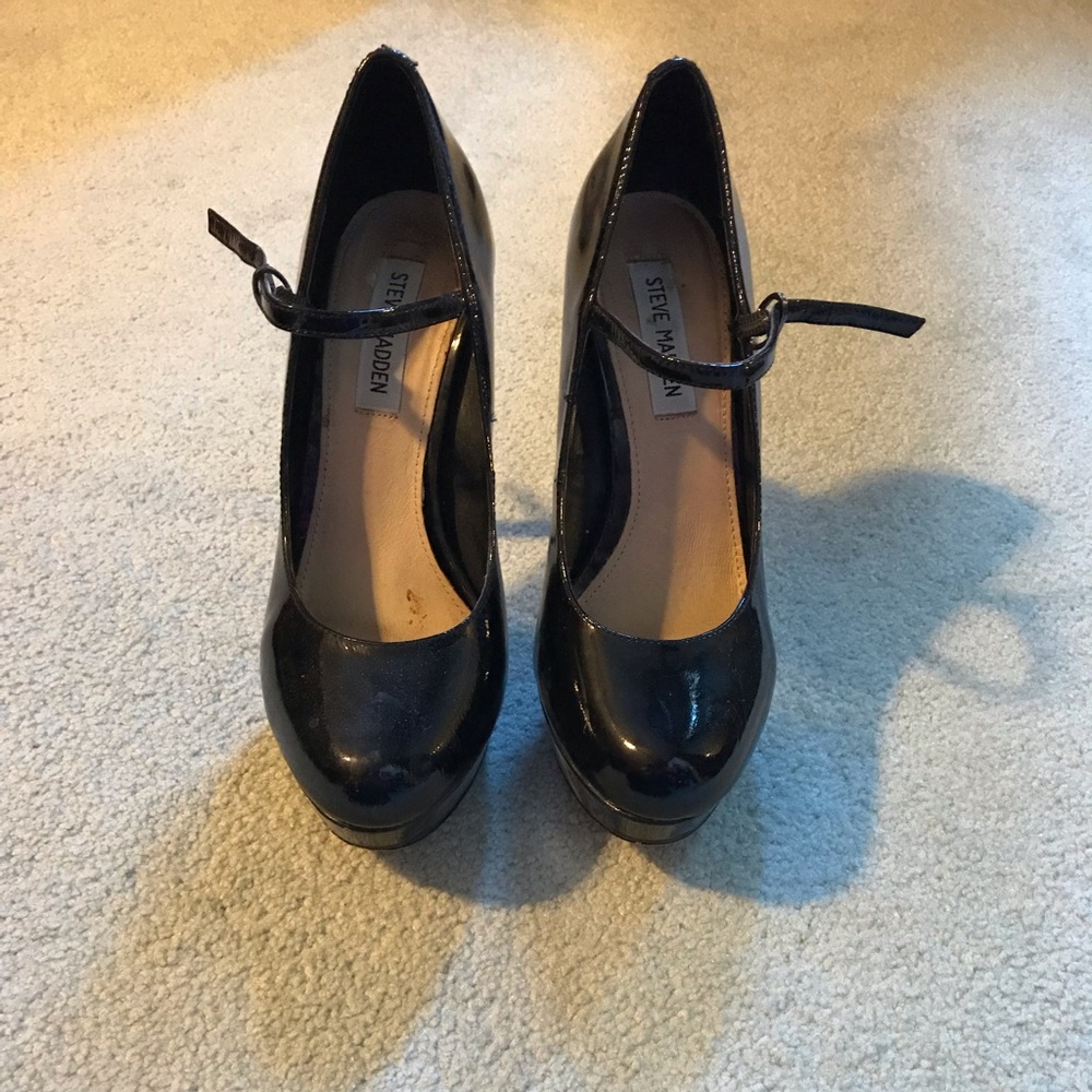 Steve Madden leather uppers